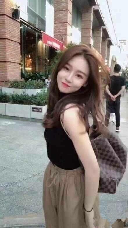 网红芮妮黑料,黑料背后的真相与反思